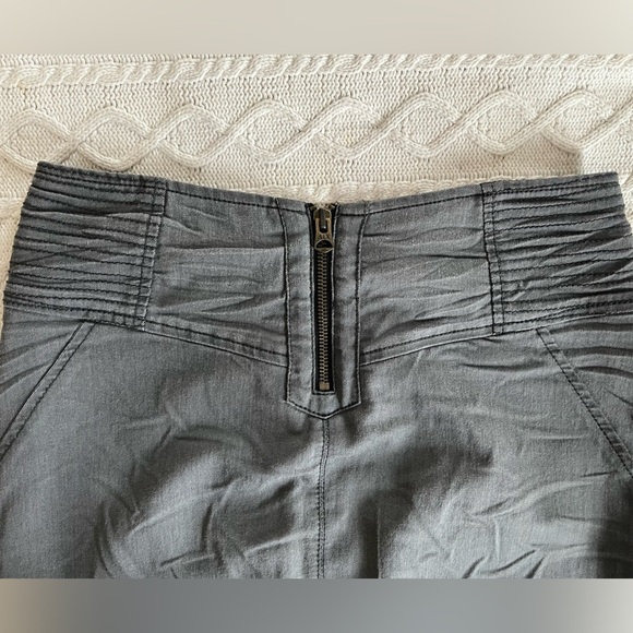 Armani Exchange Charcoal Distressed Mini Skirt Women’s Size 0 - Picture 3 of 14